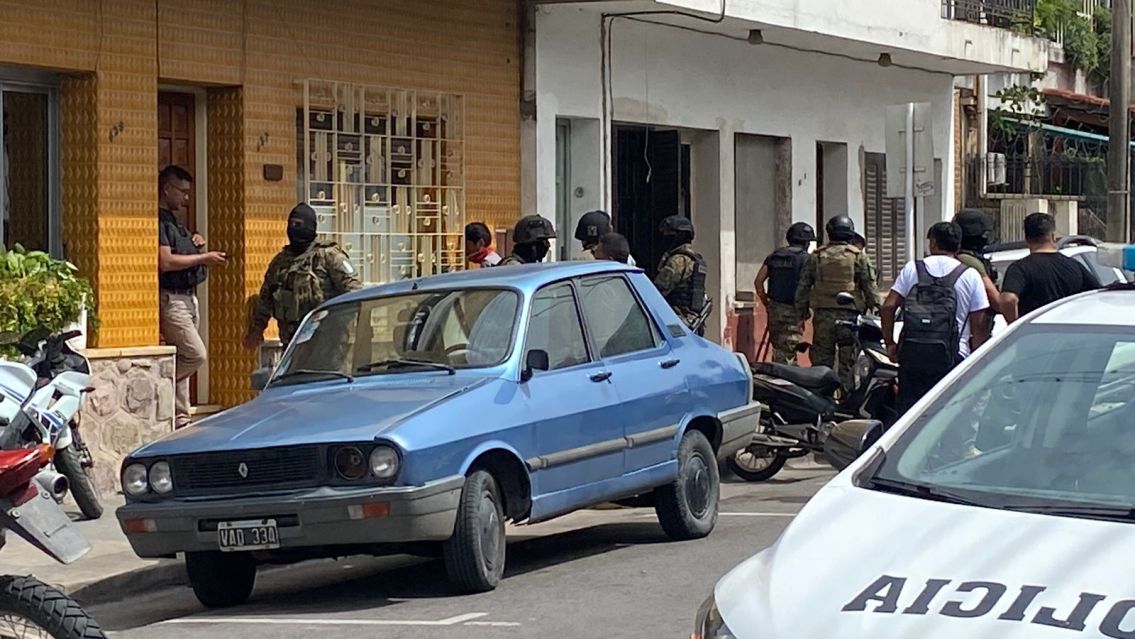 Juje�o amenaz� a los alba�iles por hacer ruido: As� comenz� el operativo en Gorriti 