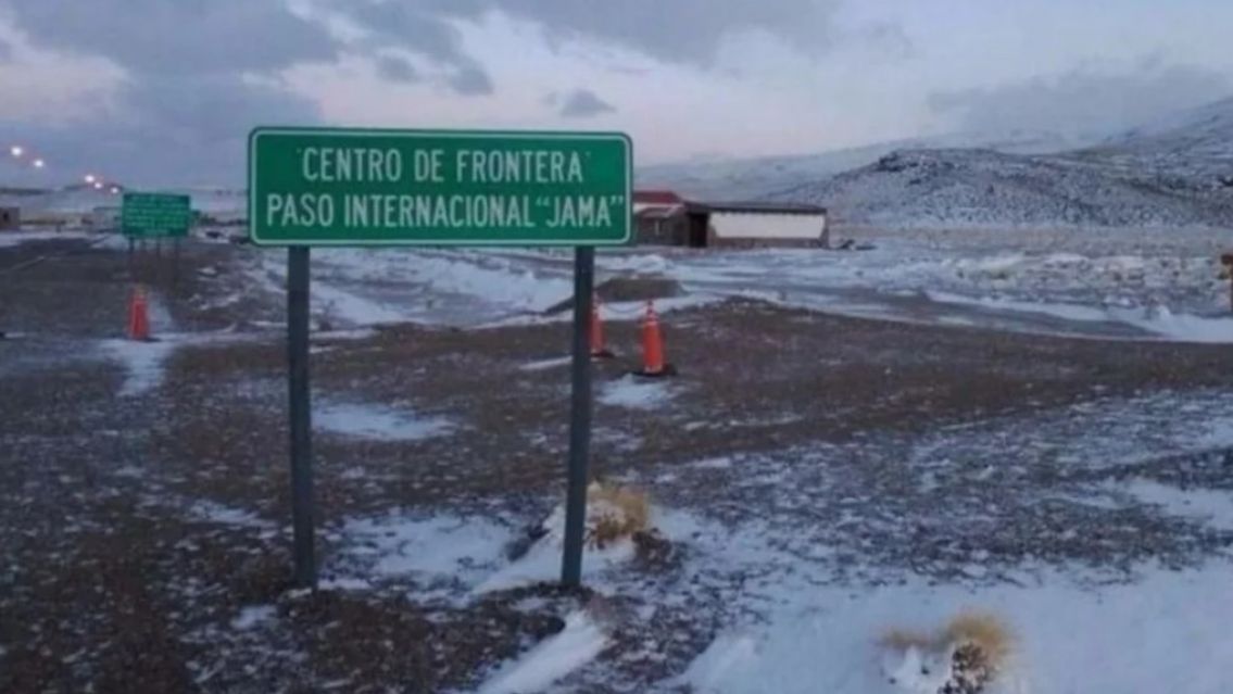 Segundo día de nevadas: El Paso de Jama sigue cortado