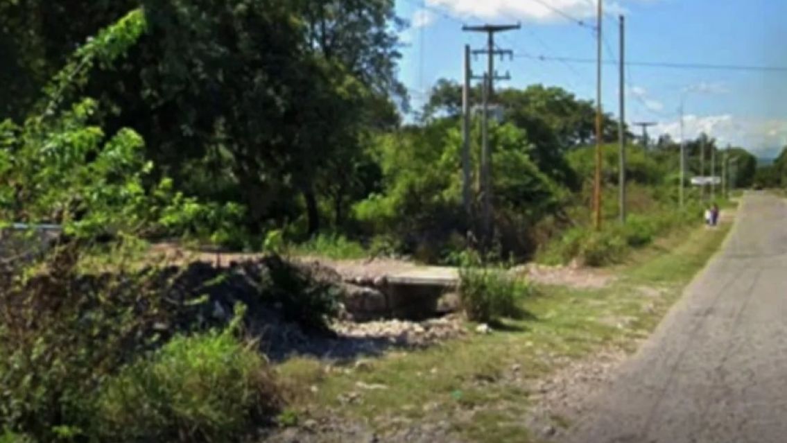 Encontraron un muerto dentro de un canal: llevaba un tiempo en el agua