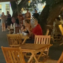 Hizo llorar a su novia en el shopping y todos sacaron el celular para filmar