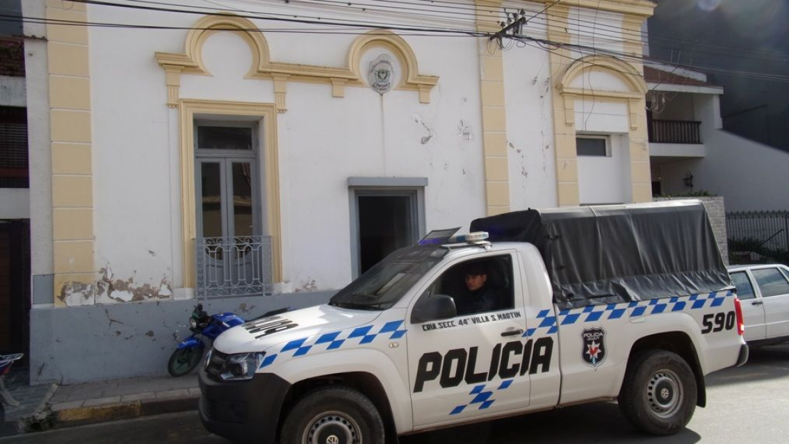 Turista de Europa llegó al norte, se durmió en la terminal y terminó en la Policía