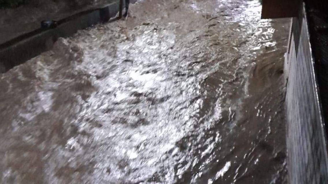 Graves consecuencias del temporal en Palpal�: Los vecinos siguen sufriendo