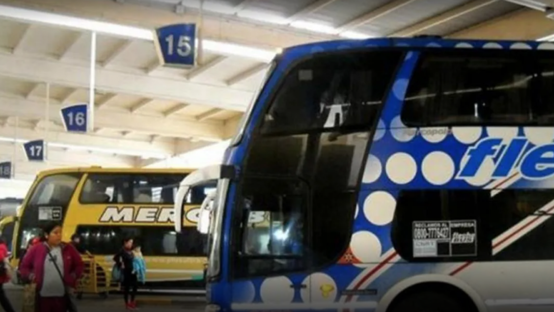 Es de Salta y mostr� cu�nto le cobraron el pasaje de colectivo en Jujuy para volverse: "Pens� que era broma"