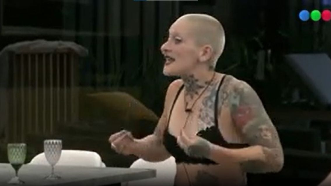 "Villera de m... te espero afuera": Furia le dijo de todo a Agostina en Gran Hermano