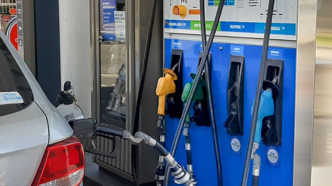 URGENTE: A llenar el tanque que vuelve a subir la nafta