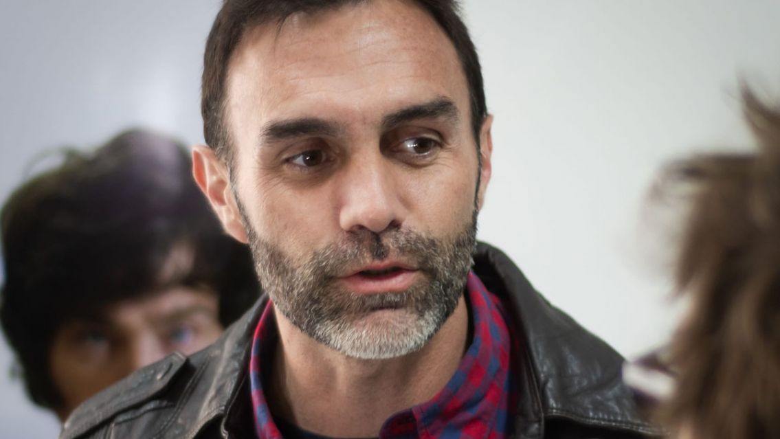 Siguen las críticas para Atauche por meter a su hermano en el Senado: "más truchos imposible..."