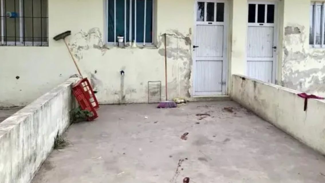 Intent� robar en un departamento, se cort� con el vidrio de una ventana y muri� desangrado