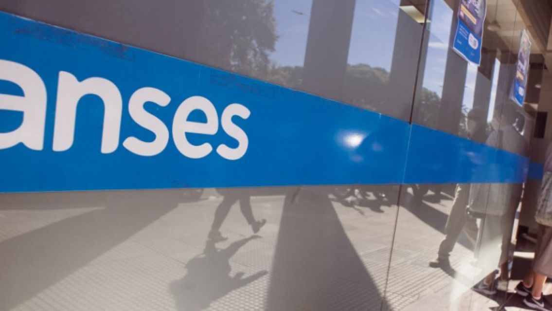 Otro golpe a la clase media: Miles de familias se quedan sin asignaci�n