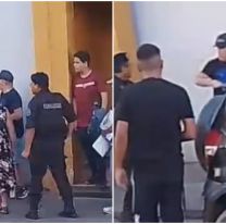 Sacó un machete en pleno centro: tuvieron que agarrarlo entre varios