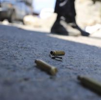 Violencia descomunal en Jujuy: se bajaron cinco de un auto y balearon una casa