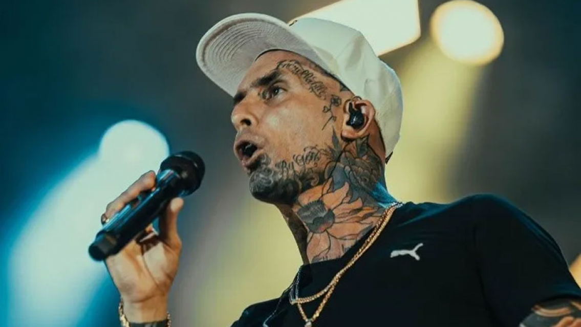 "No está bien", piden que vuelva a rehabilitación urgente. Ema Noir a las piñas en la calle