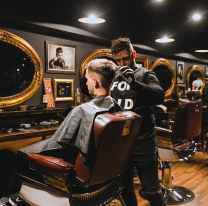 El "doble" de Rodrigo De Paul que también jugó en primera y ahora es peluquero