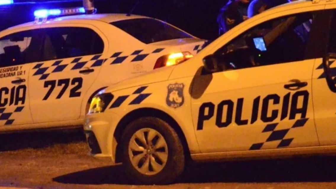 Jujeño completamente sacado golpeó a la sobrina, su bebé y apuñaló a su hermano