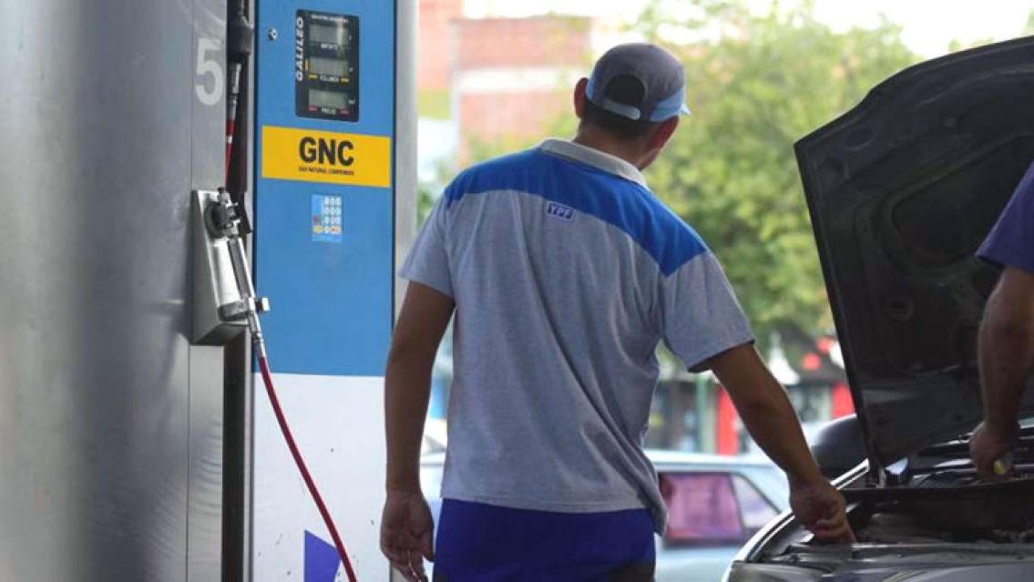 Nuevo aumento en el GNC: Crece la preocupación de los que laburan con el auto