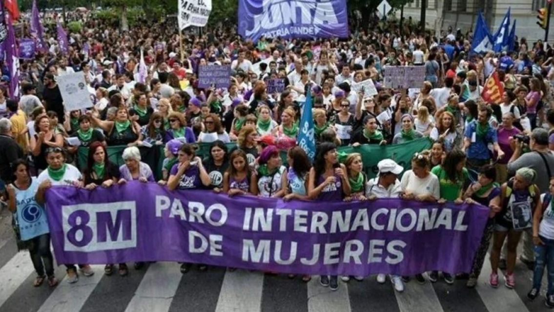 Convocan a una multitudinaria marcha contra el gobierno el 8M