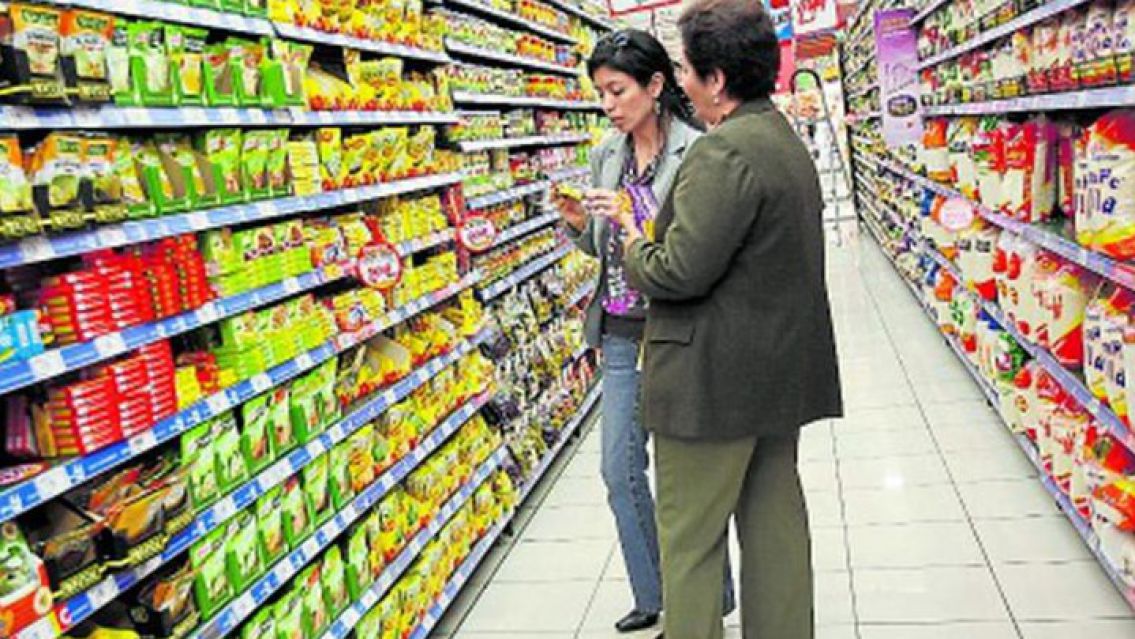 Las compras de supermercados volvió a caer: Un 7,3% menos