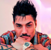 No es Holder, apareci&oacute; un doble de Ricardo Fort. "Es igual", emociona mucho