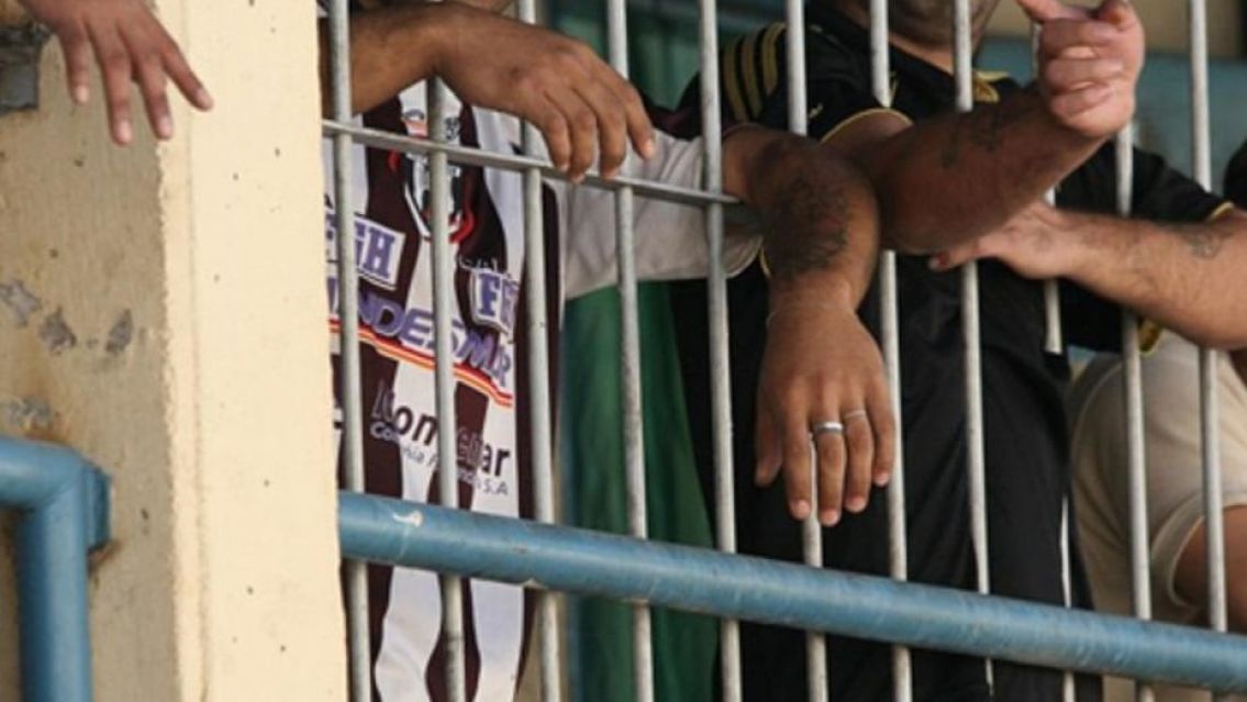 Tomó un "jugo loco", se durmió y le hicieron lo peor: grave denuncia de un preso