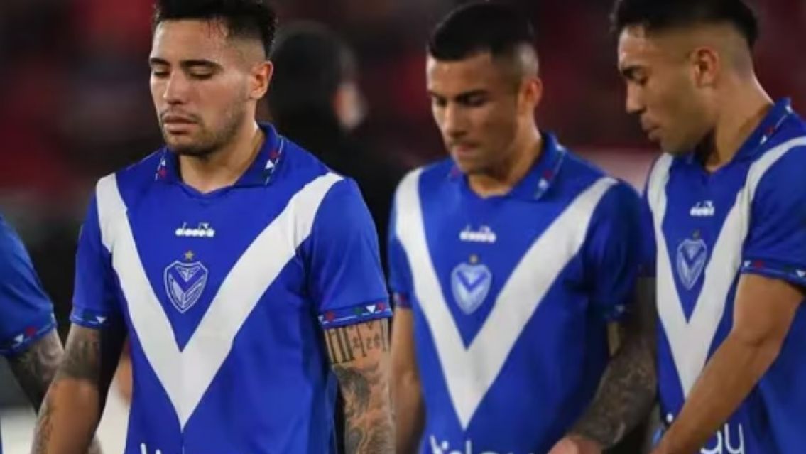 La decisión de Vélez tras la denuncia de abuso sexual a sus jugadores: "Se ha decidido separar"