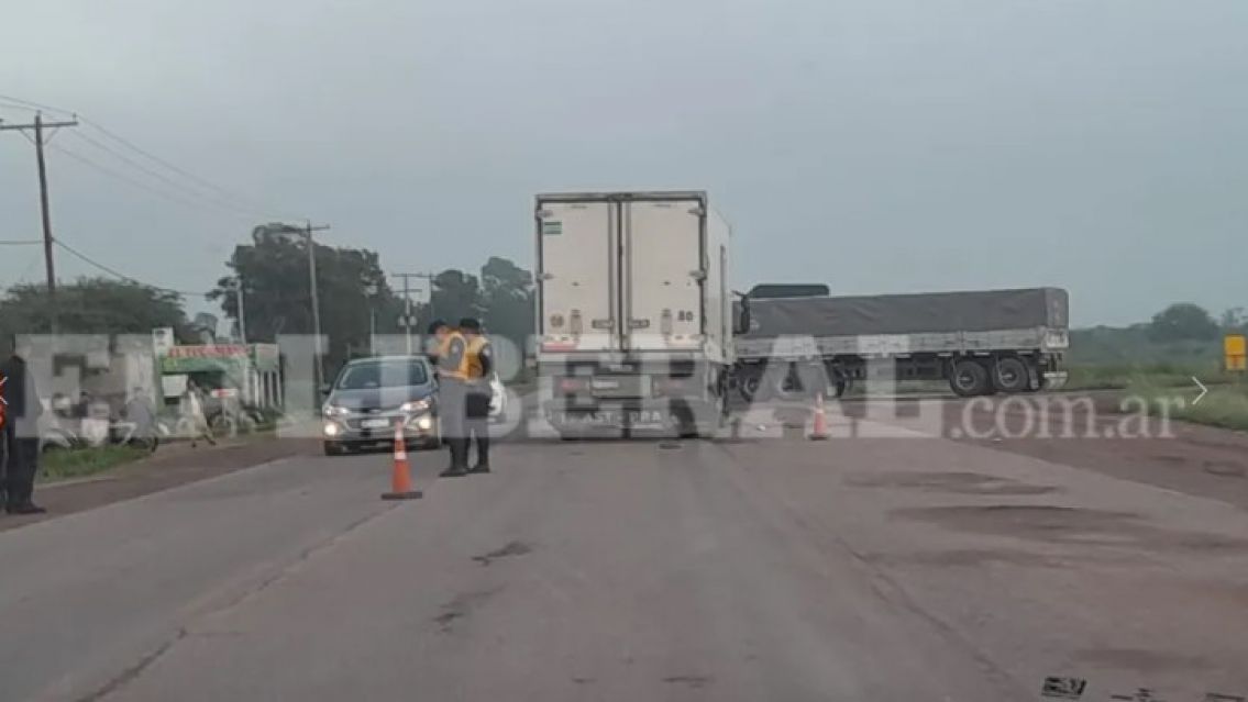 Dos camiones chocaron en ruta 34: uno de los choferes qued� atrapado