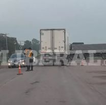 Dos camiones chocaron en ruta 34: uno de los choferes quedó atrapado