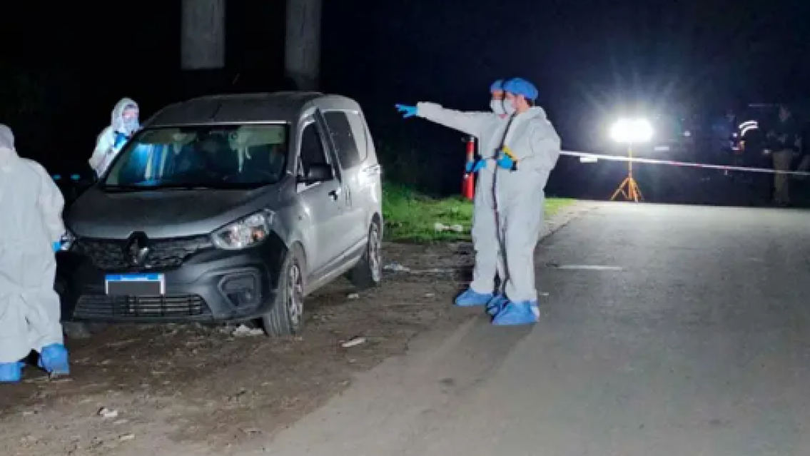 Norteño apareció muerto dentro del auto, quisieron quemar todo para borrar pruebas