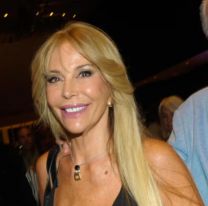 Graciela Alfano m&aacute;s sensual que nunca a sus 71 a&ntilde;os: se grab&oacute; en microbikini XS total black desde un yate
