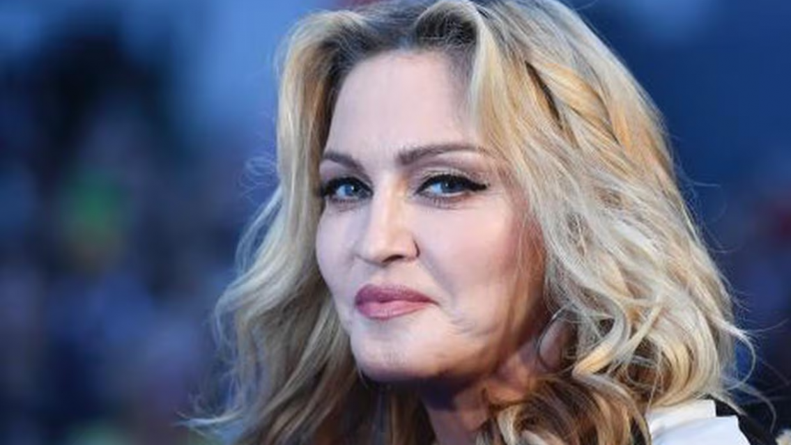 ¿Se volvió loca? Madonna se la agarró con un chico en silla de ruedas