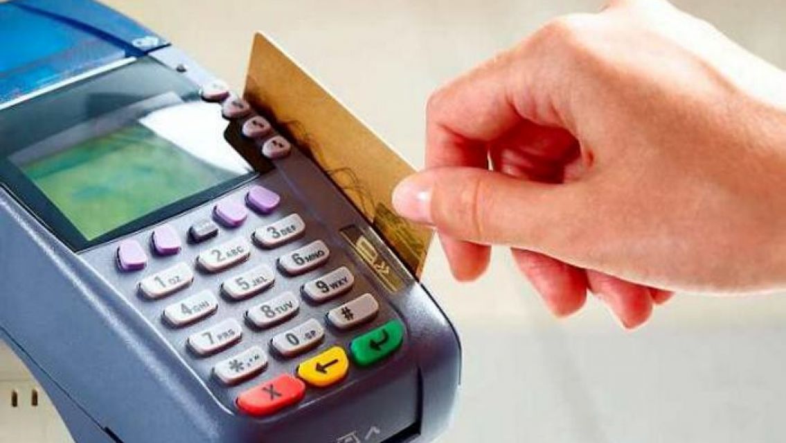 Cambios en el pago con tarjetas: Así lo estableció el gobierno de Javier Milei