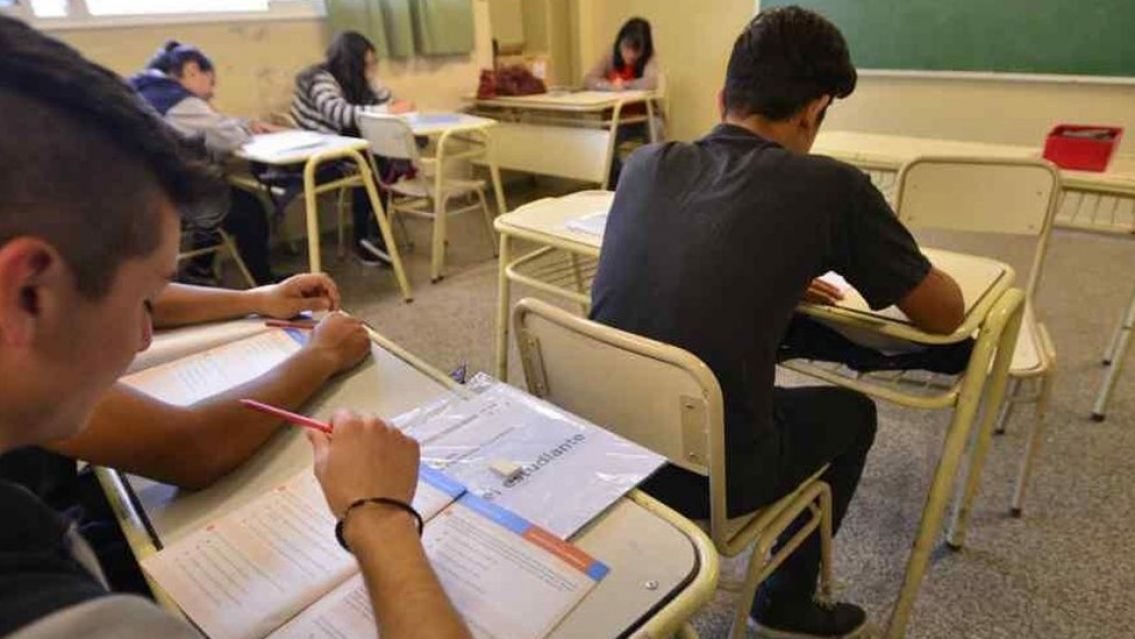 Cerraron la Escuela de Idiomas de Jujuy: Cientos de chicos sin poder estudiar