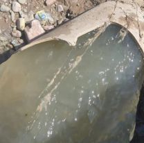 Descubrieron un caño de cloaca que contamina el Río Chico: Prohibido bañarse