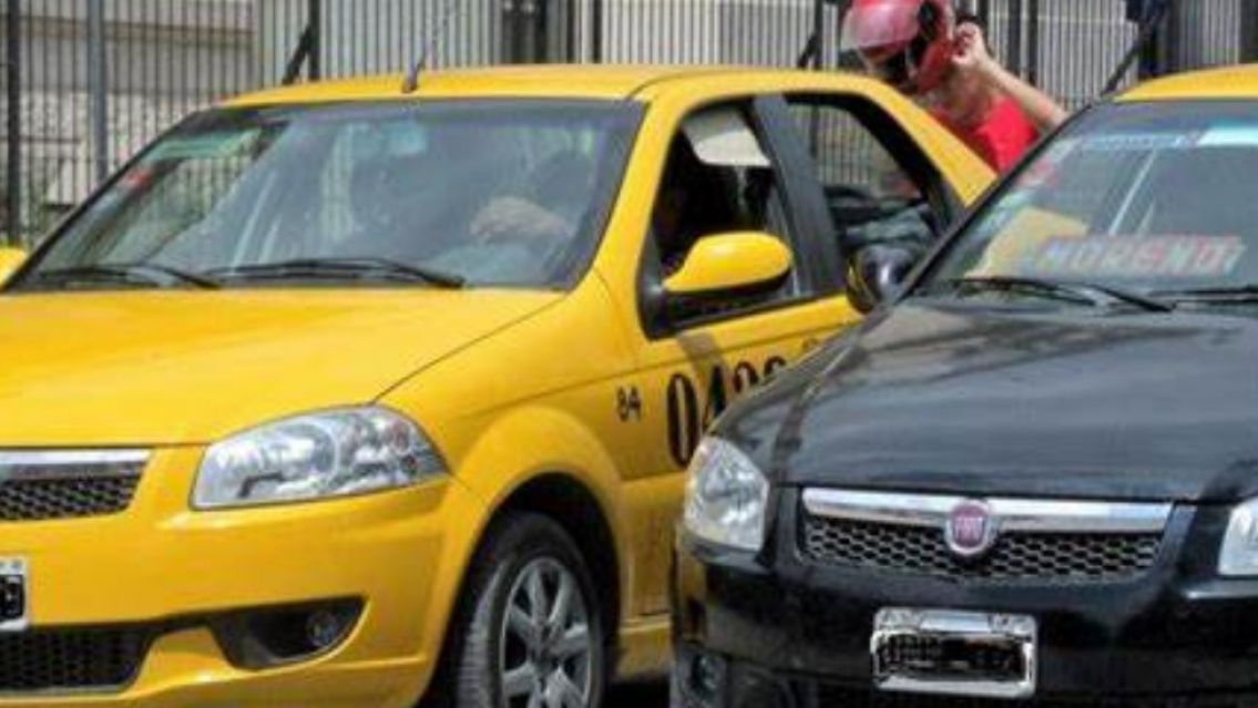Los Taxis y Compartidos aumentan en Jujuy y llega a $800 la bajada de bandera: ¿Desde cuándo?