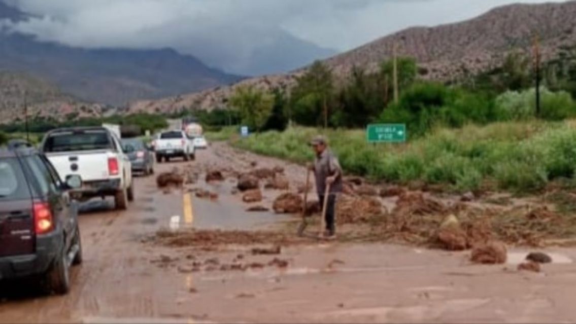 Corte total y tramos intransitables por posible derrumbes en rutas de Jujuy