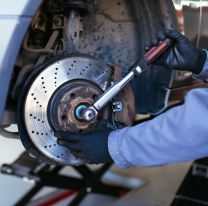  Llevó su auto a un taller a que arreglen los frenos y terminó siendo un héroe
