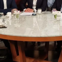 Totalmente abandonada, as&iacute; est&aacute; la tumba del &iacute;dolo de "Pol&eacute;mica en el bar"