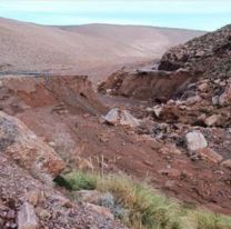 Ruta 52 completamente cortada: El temporal se llevó toda la calzada