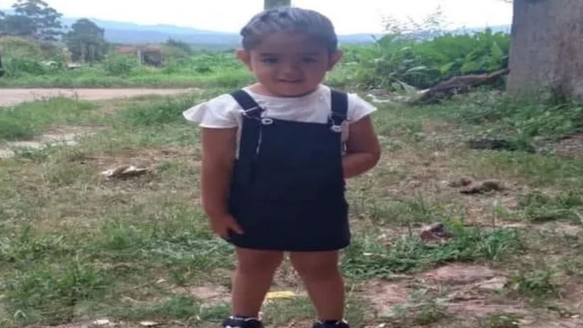 Sofía de 2 añitos lleva desaparecida más de 48 horas en Jujuy, su familia está destruida