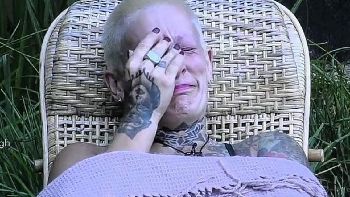 Esc�ndalo, filtraron fotos de la mam� de Furia