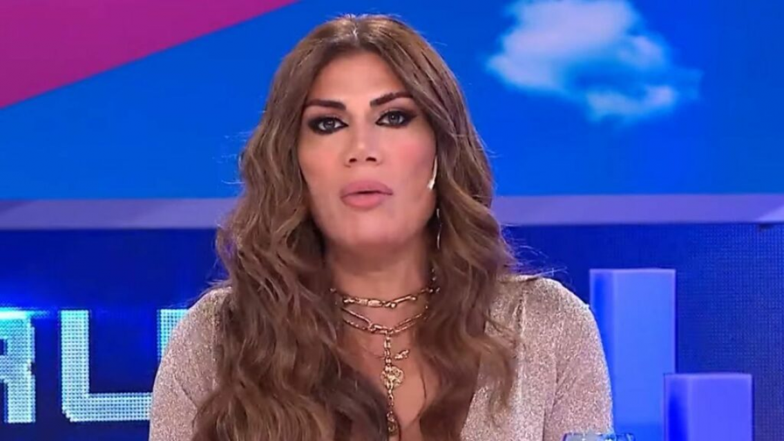 Terrible accidente de Flor de la V, directo al hospital. Los detalles: