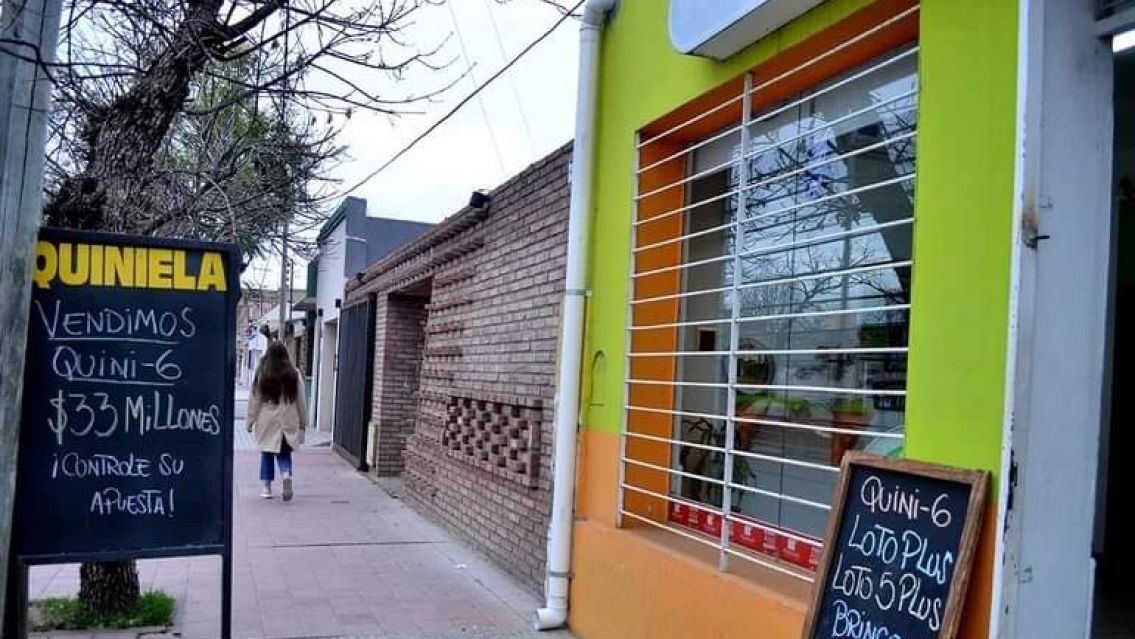 Una pareja le peg� al Loto: compraron dos boletos y ganaron una fortuna