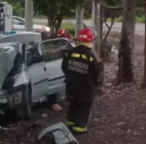 Tragedia en Jujuy: Sali&oacute; con su familia, el auto se descontrol&oacute; y choc&oacute; con un &aacute;rbol