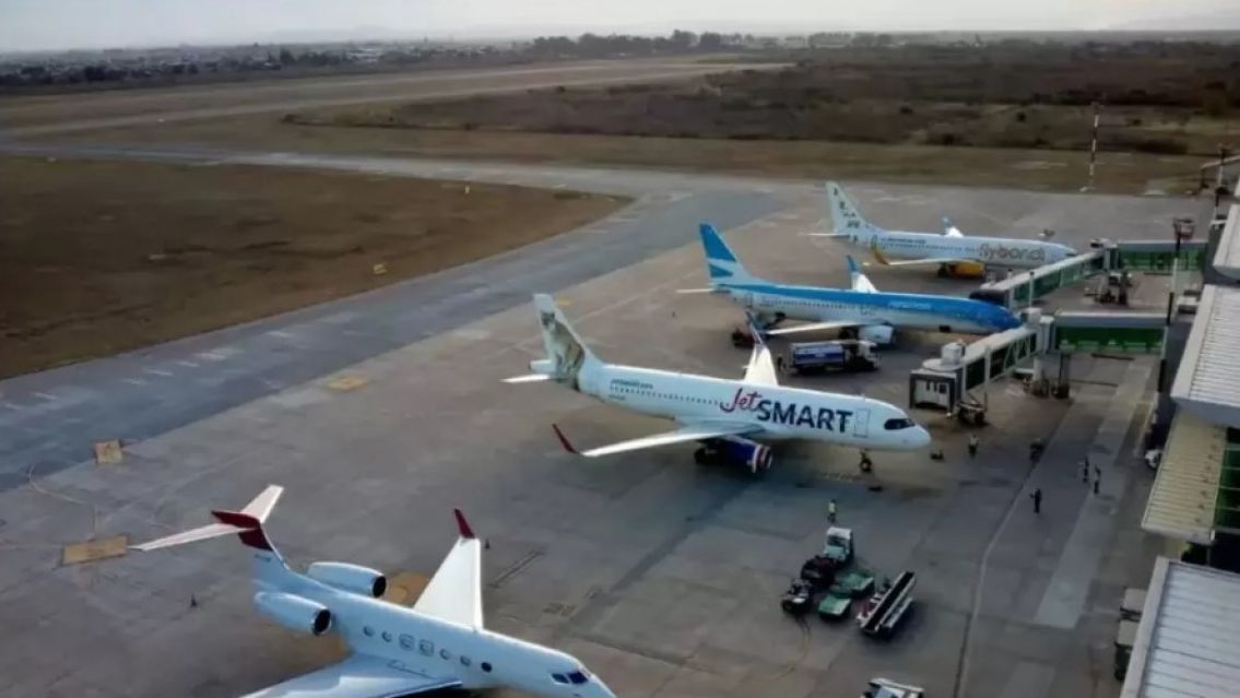 Pilotos anunciaron un paro en el arranque de las vacaciones de invierno: cuánto durará