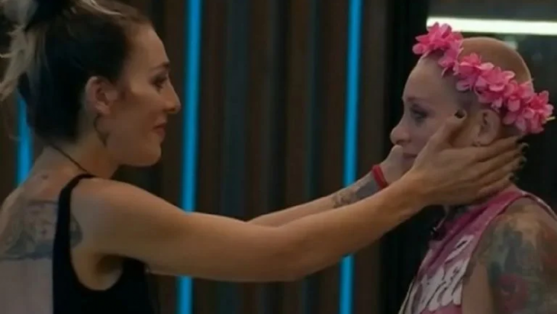 La peor noticia para Furia la espera fuera de la casa, su familia no sabe cómo reaccionará