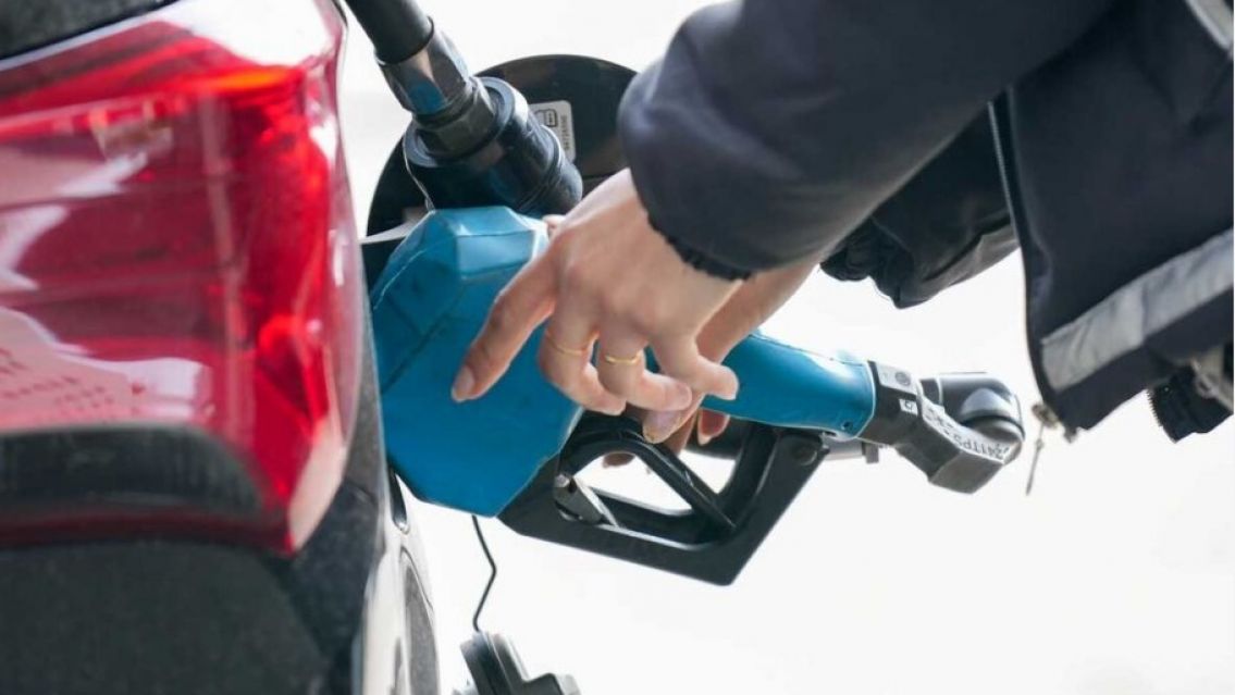 Vuelve a aumentar la nafta: subir�a un 4% en abril