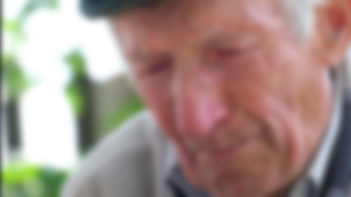 Abulelito juje�o tiene terror, se meti� un hombre a su casa y le sac� sus �ltimos pesitos