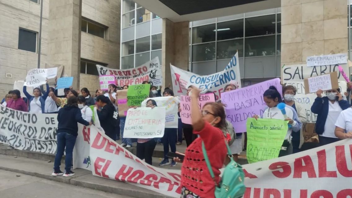 "Sí Hay Plata": trabajadores de la salud protestaron en Jujuy