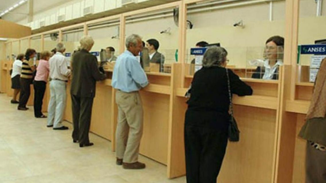 El Gobierno confirm� que establecer� una nueva f�rmula jubilatoria por DNU y el adicional de 12,5% para los haberes de abril