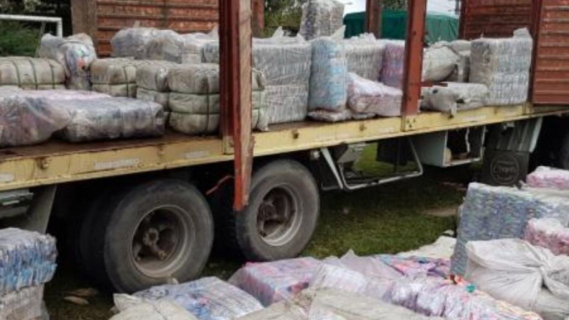 "Venta de cosas secuestradas por Gendarmer�a": Una juje�a cay� en la trampa