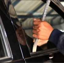 Le destrozaron el auto y le robaron lo poco que ten&iacute;a: La polic&iacute;a ni noticias