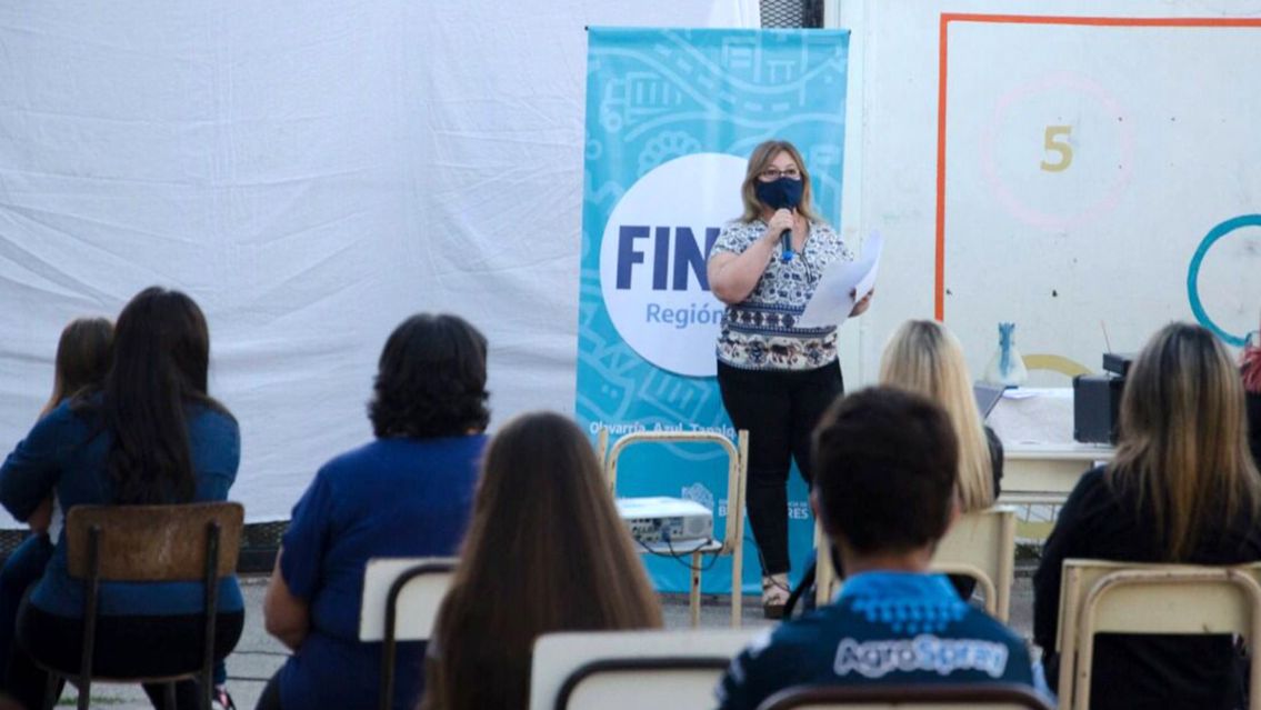 Plan FiNes: c�mo terminar la primaria y secundaria semipresencial en Argentina